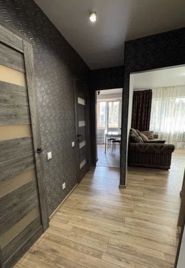 Продам 1 к квартиру. Вул. Зразкова. Новий капітальний ремонт