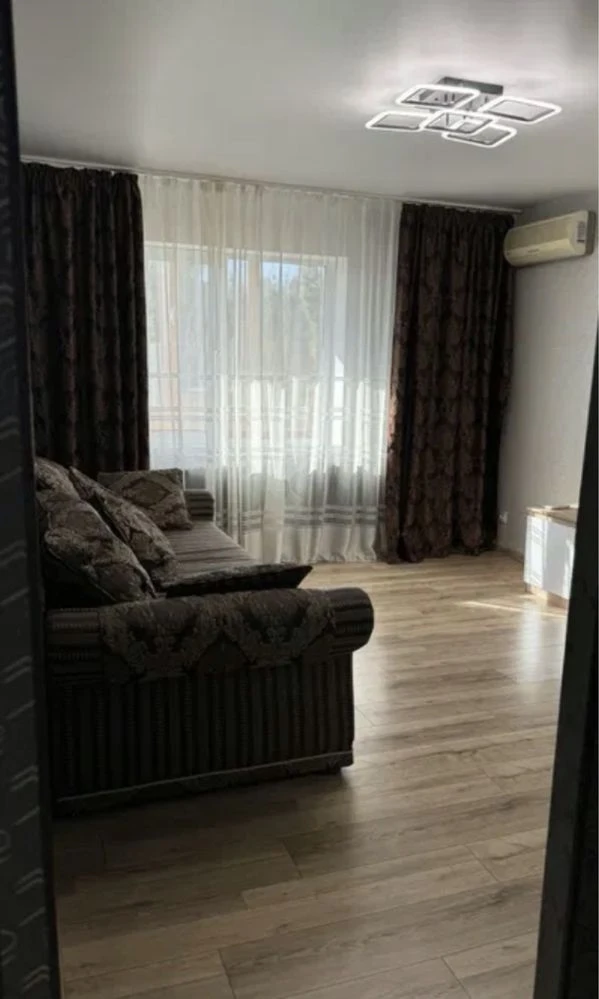 Продам 1 к квартиру. Вул. Зразкова. Новий капітальний ремонт