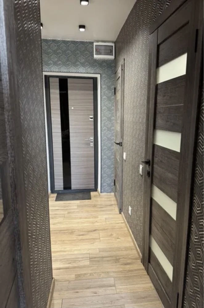 Продам 1 к квартиру. Вул. Зразкова. Новий капітальний ремонт
