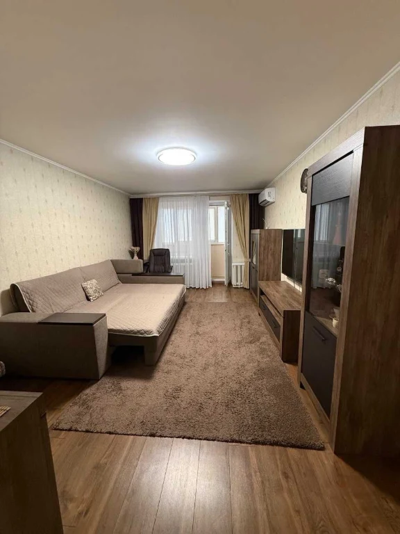 Продам 1 комн квартиру с евроремонтом жм Красный Камень, Ком
