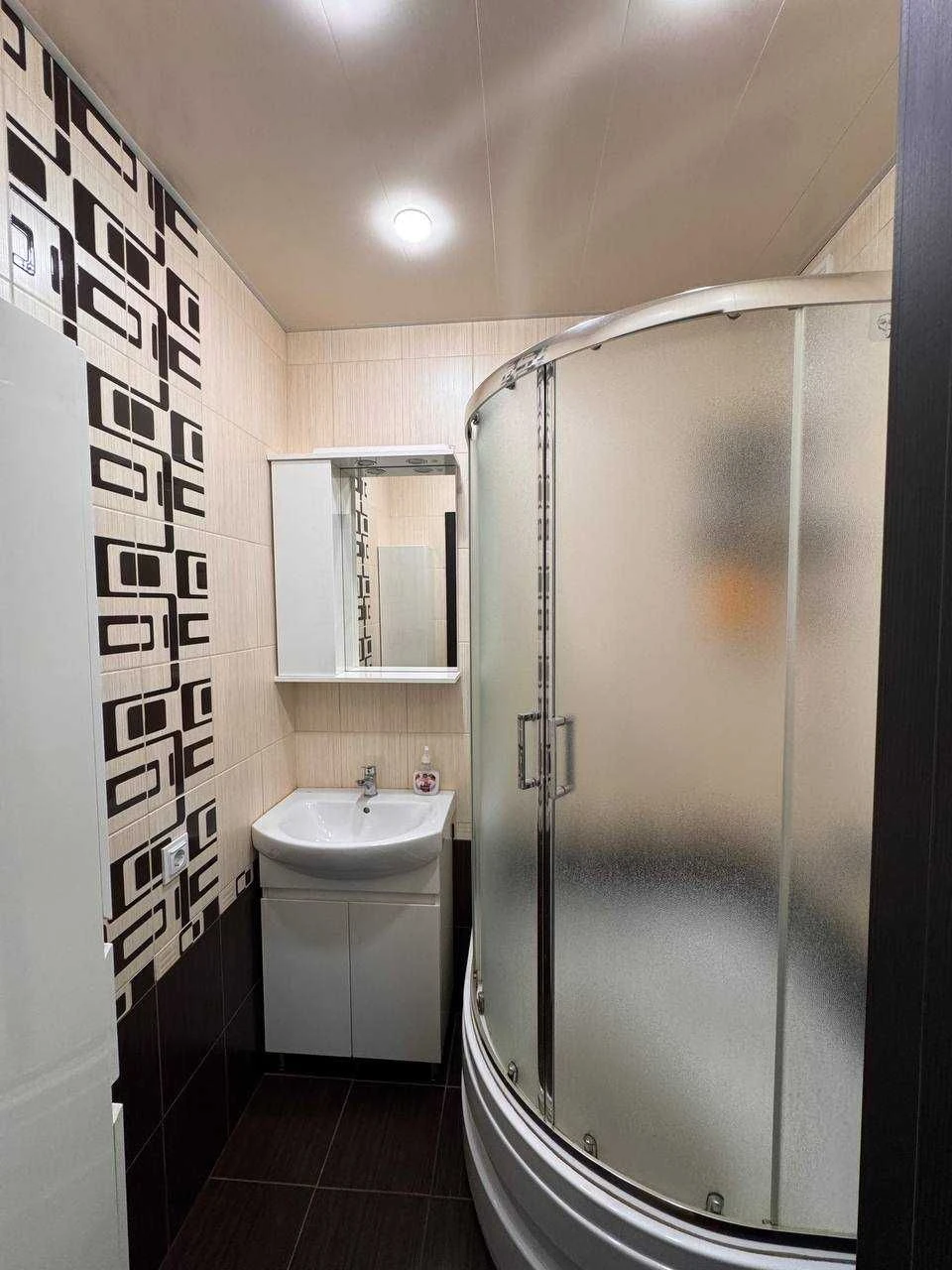 Продам 1 комн квартиру с евроремонтом жм Красный Камень, Ком
