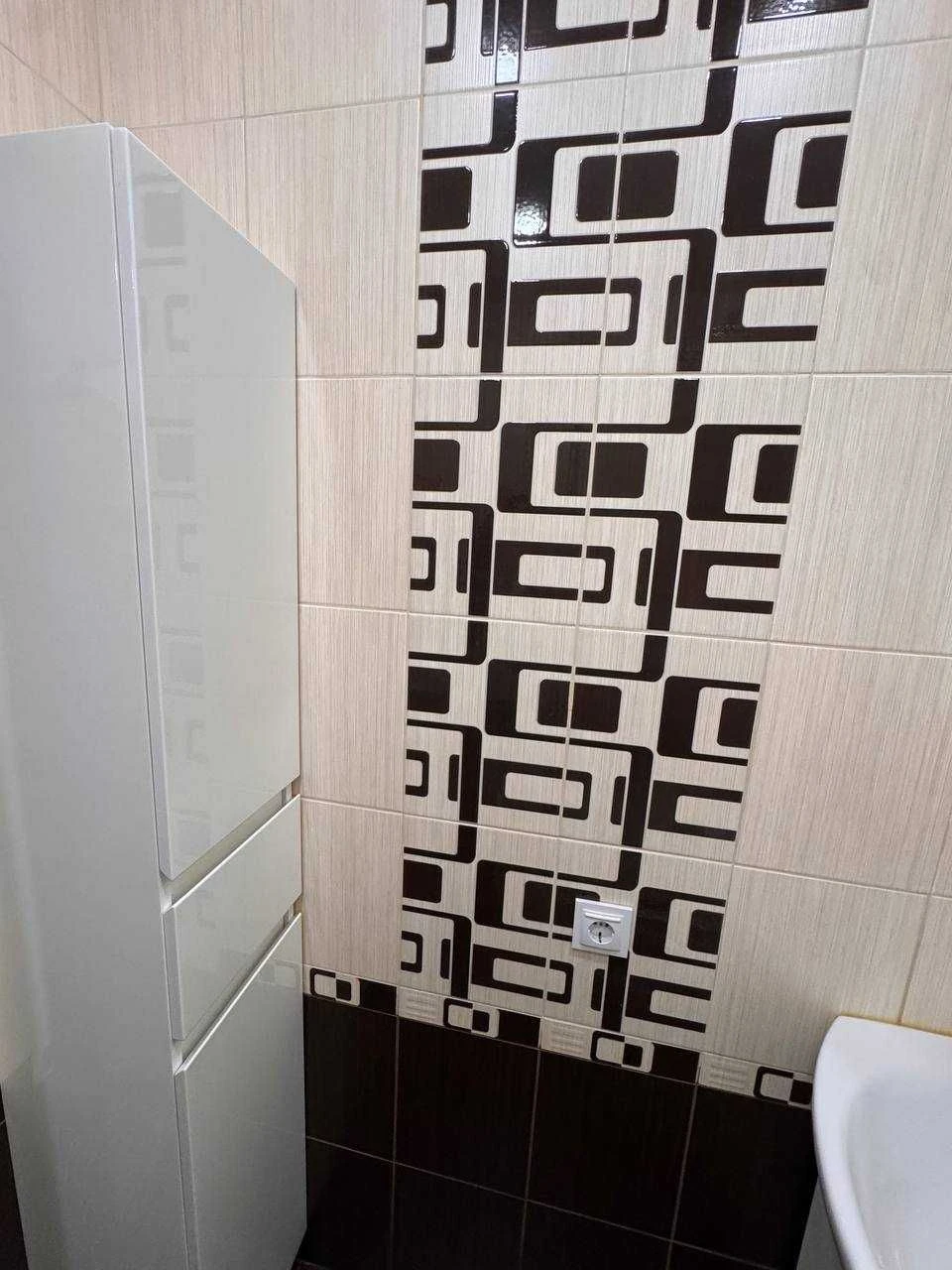Продам 1 комн квартиру с евроремонтом жм Красный Камень, Ком