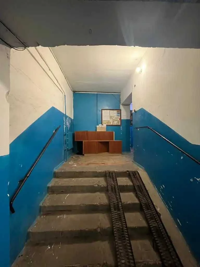 Продаю 3-К в цегляному будинку  Тополь-1  Запорізьке шосе