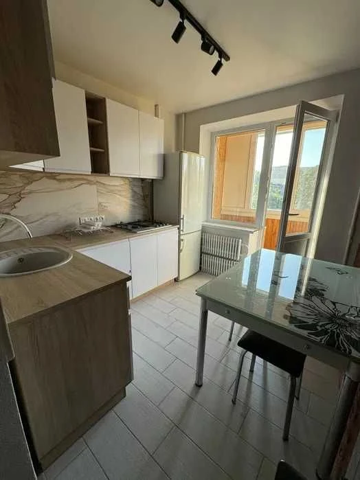 Продам 2к квартиру з ремонтом район Калинової