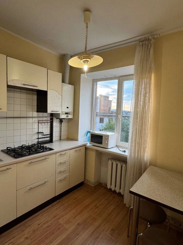 2-кімнатна квартира ремонт, 46 м2, Нагірний, пр. Науки, вул.