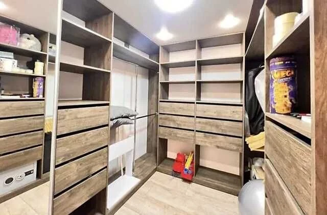 Продам 3-х  к. квартиру ЖМ Сонячний ; Сонячна Набережна 20