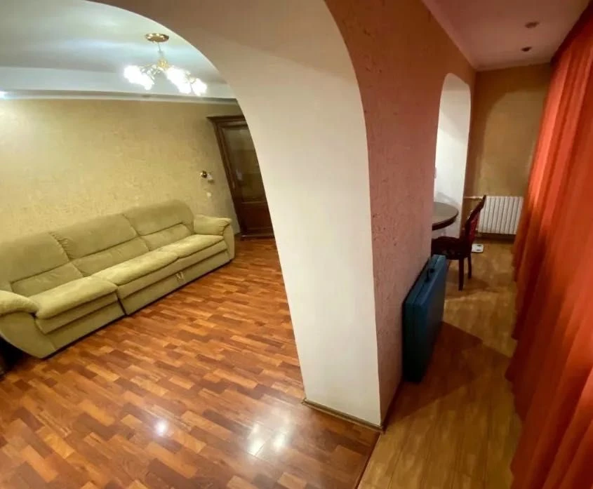 Продам 2к квартиру ул Науки (Гагарина) пр. 3