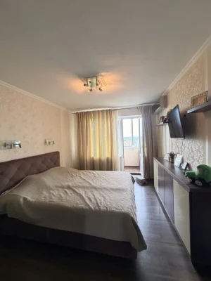 Продам 3-кімнатну квартиру Дніпро на ж/м Фрунзенський, вул.