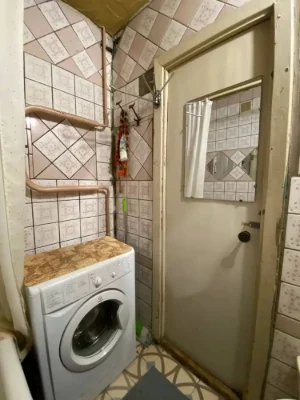 Продам 2к квартиру,вул.Словацька 57,Поверх:4/9 Поруч:зупинка