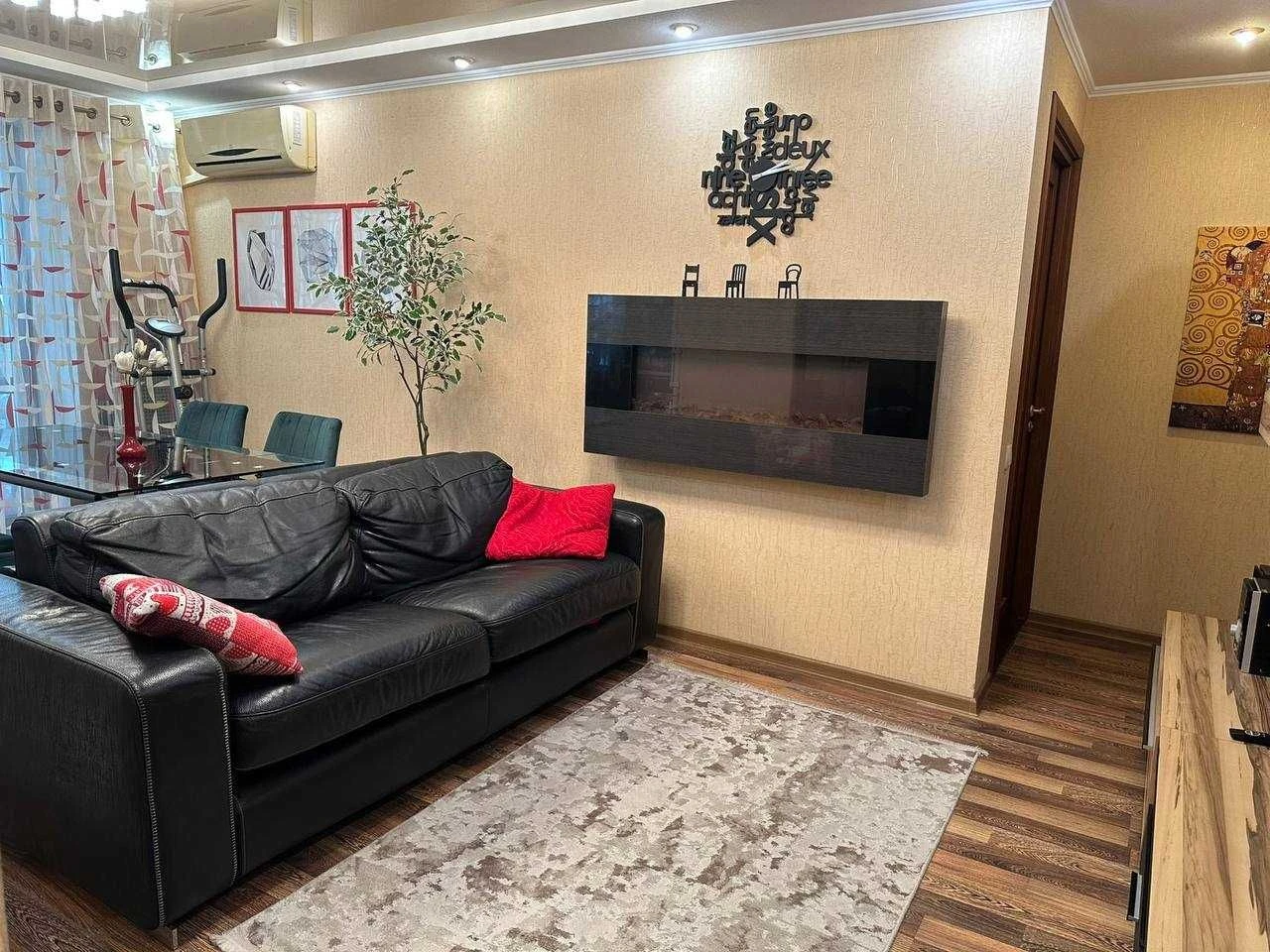Продам 3к квартиру на вул. Левка Лук'яненка/ Нагорка