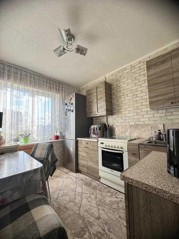 Продаж 2к квартири Лівобережний-3 Генерала Захарченка вул. 4