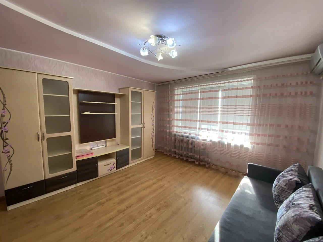 Продам 2к кв.  в цегл. будинку з кап. ремонтом — 12-й кварта