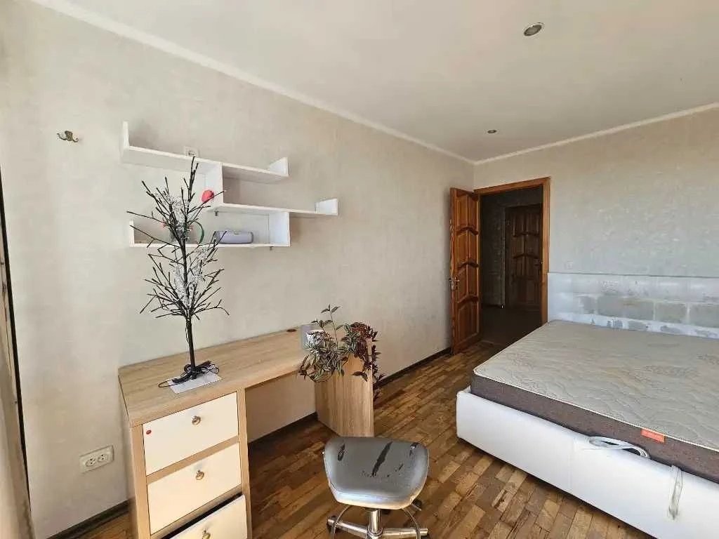 Продаж 3к квартири Тітова вул. Янгеля Академіка 8 Чечеліськи