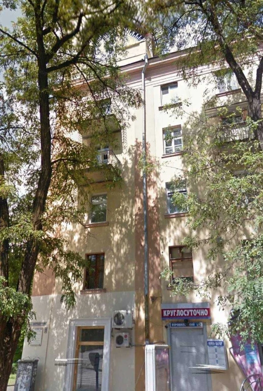 Продам 3х ком/ квартиру ул.Ефремова 1 ( Ворошилова)  Центр