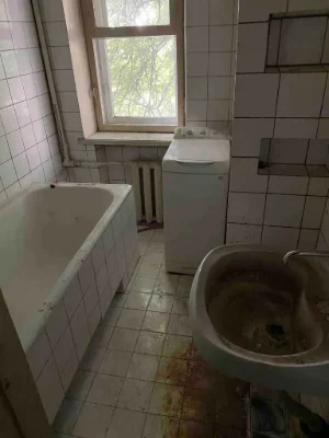 Продам 3х ком/ квартиру ул.Ефремова 1 ( Ворошилова)  Центр