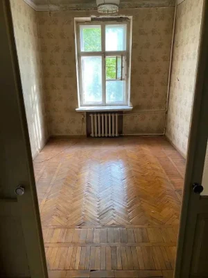 Продам 3х ком/ квартиру ул.Ефремова 1 ( Ворошилова)  Центр