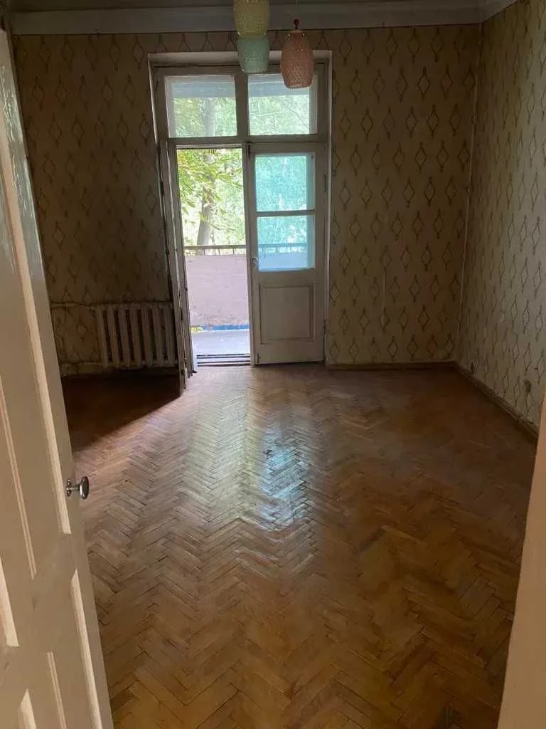 Продам 3х ком/ квартиру ул.Ефремова 1 ( Ворошилова)  Центр