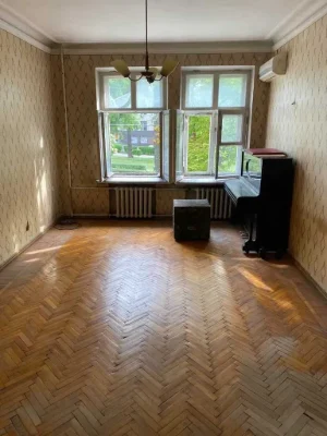 Продам 3х ком/ квартиру ул.Ефремова 1 ( Ворошилова)  Центр
