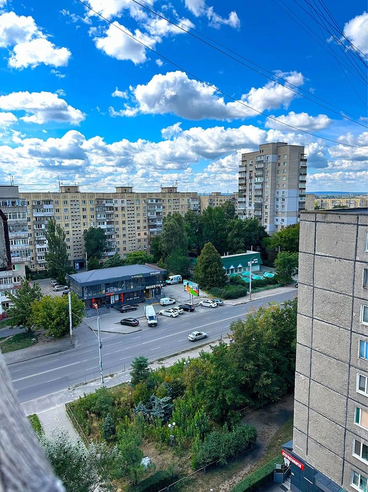 Продам 1-к кв большую 44.6 м2 с супер локацией по ул Калинов