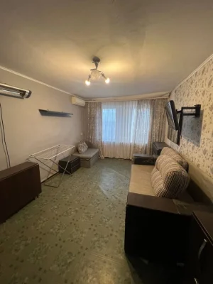 Продається 1 к кв вул Осіння