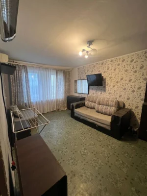 Продається 1 к кв вул Осіння