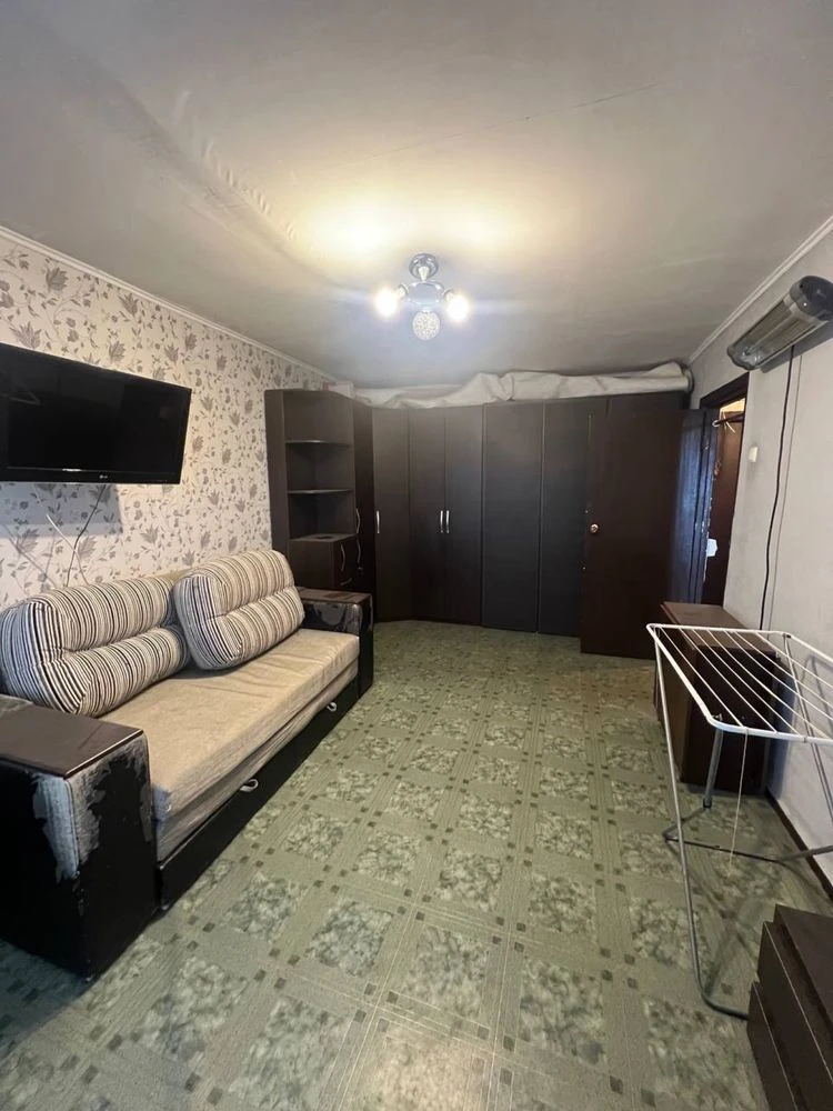 Продається 1 к кв вул Осіння