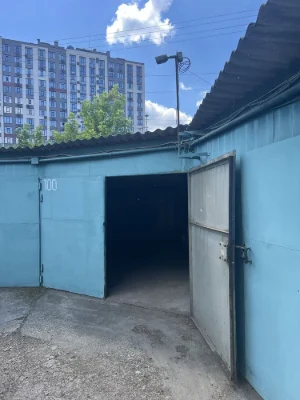 Гараж в кооперативі (Гузара, Віталія Скакуна, Гавела)