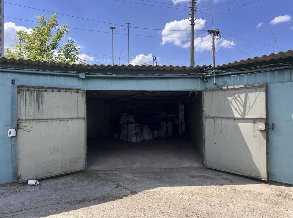 Гараж в кооперативі (Гузара, Віталія Скакуна, Гавела)