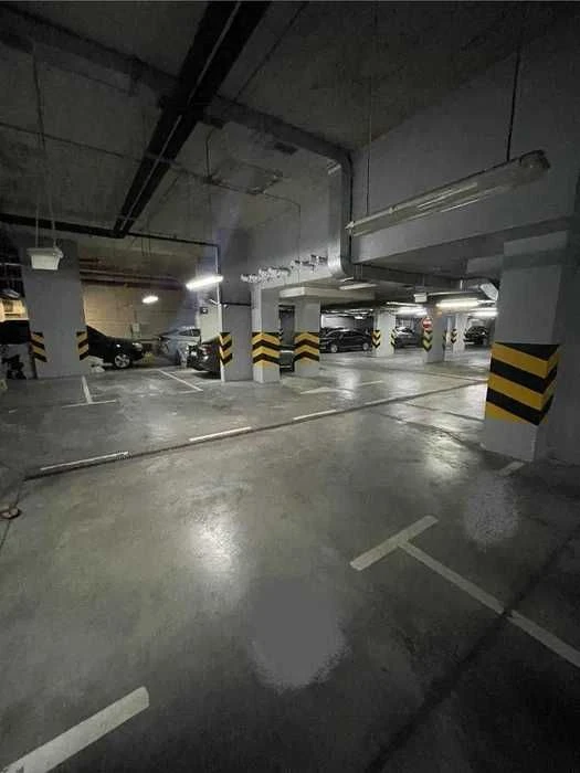 Продажа паркомісця на Хрещатику,ЖК Капітолій,зручний  заїзд!