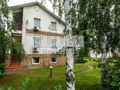 Будинок. Київ, Центральна вул.