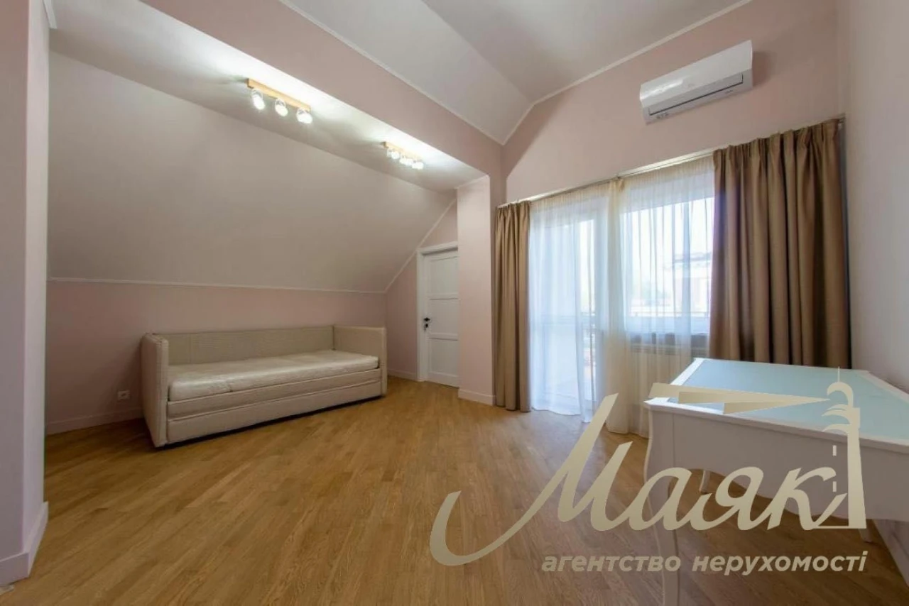 Оренда сучасного будинку 300м2 в КГ Коник, Голосіївській рай