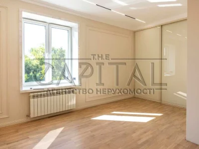Будинок. Київ, 136-та Садова вул.