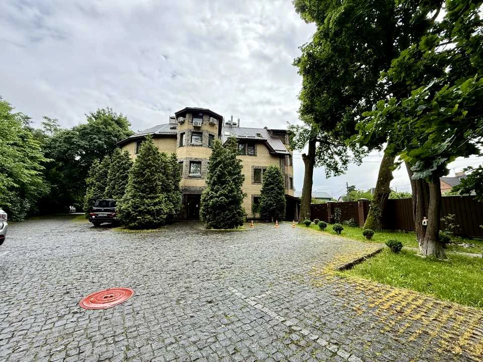 Будинок. Київ, Лісозахисна вул.