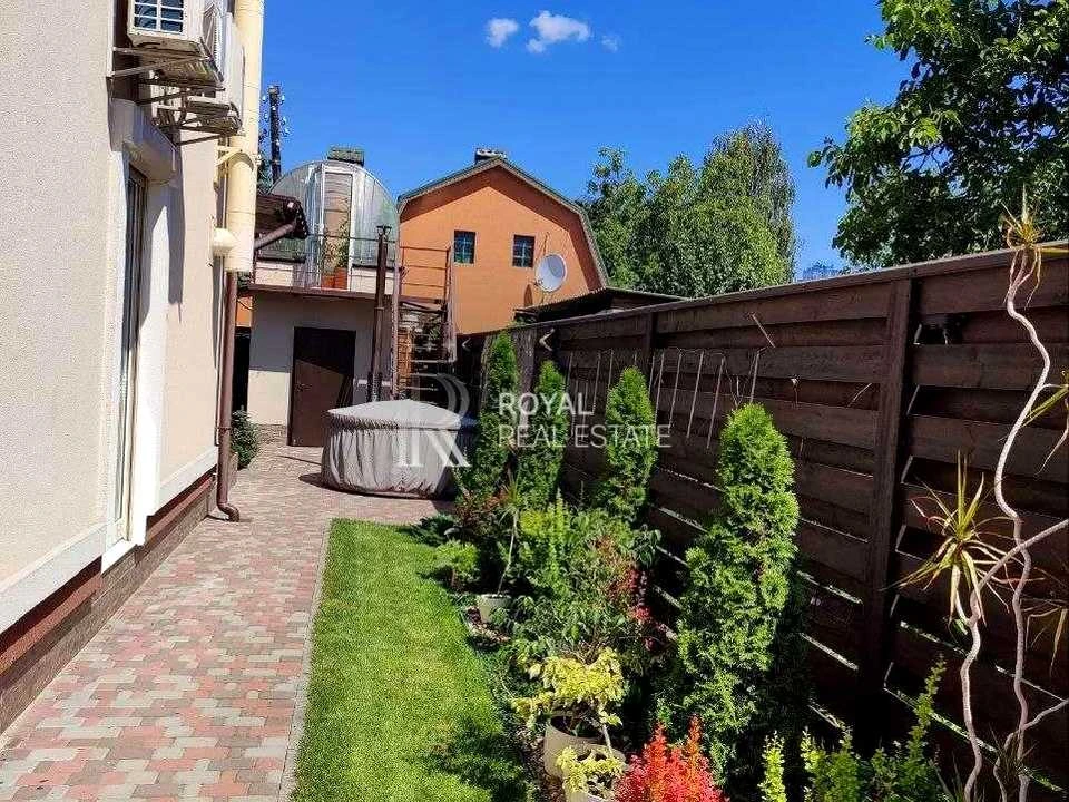 Будинок. Київ, 50А Садова вул.