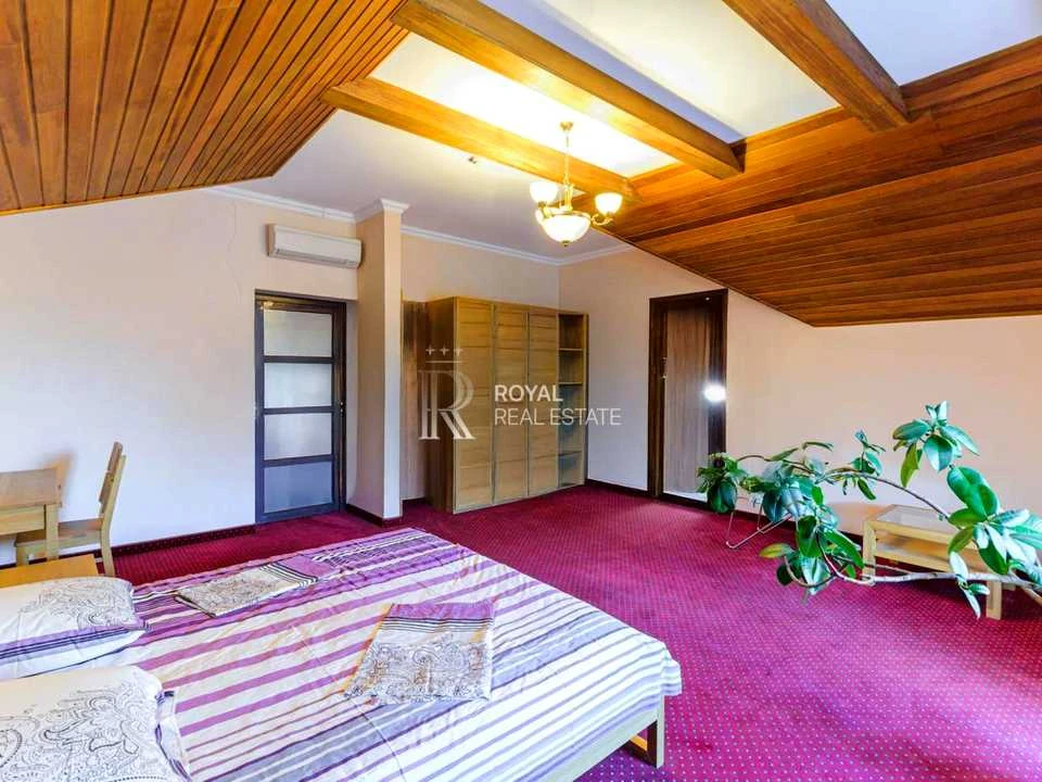 Будинок. Київ, Павла Загребельного вул.