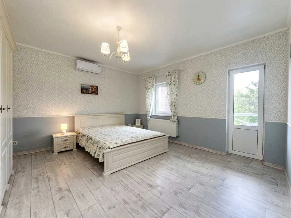 Будинок. Київ, 70-та Садова вул.