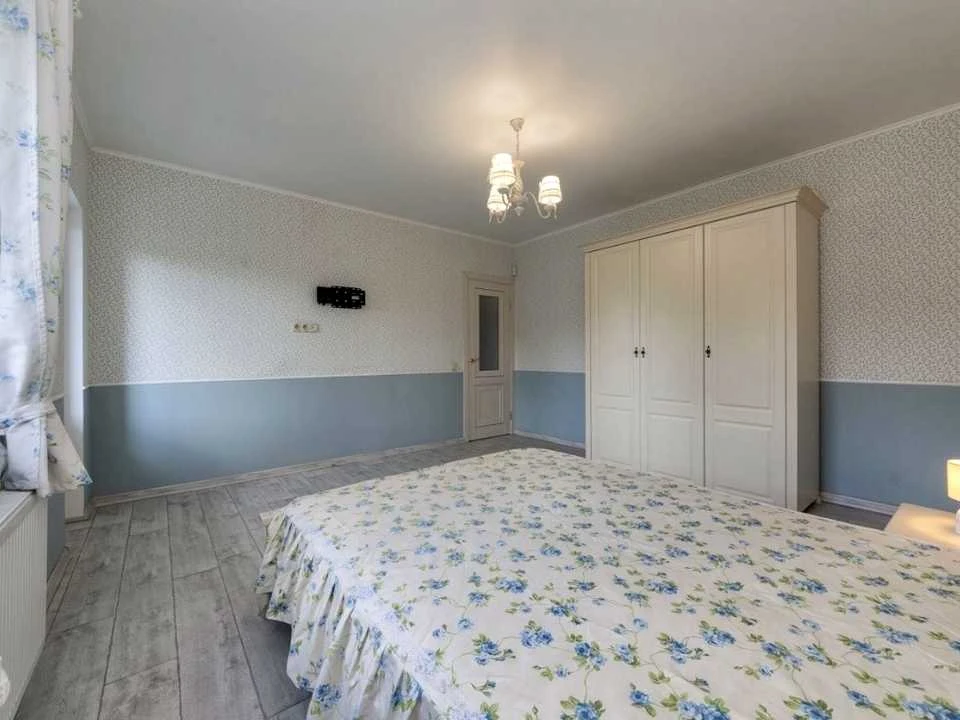 Будинок. Київ, 70-та Садова вул.