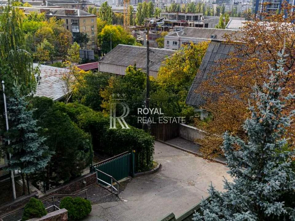 Будинок. Київ, Павла Загребельного вул.
