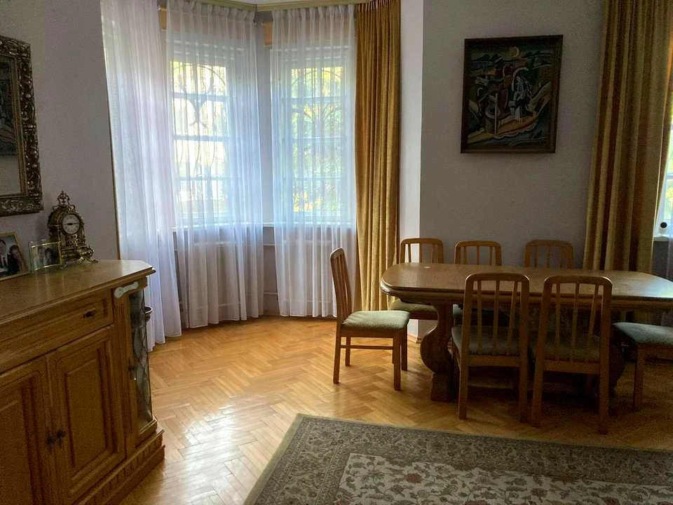 Будинок. Львів, Івана Труша вул.