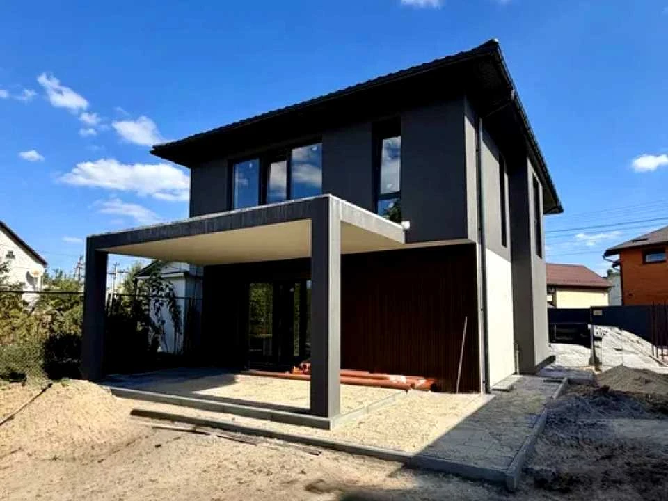 Будинок. Київ, 64-та Садова вул.