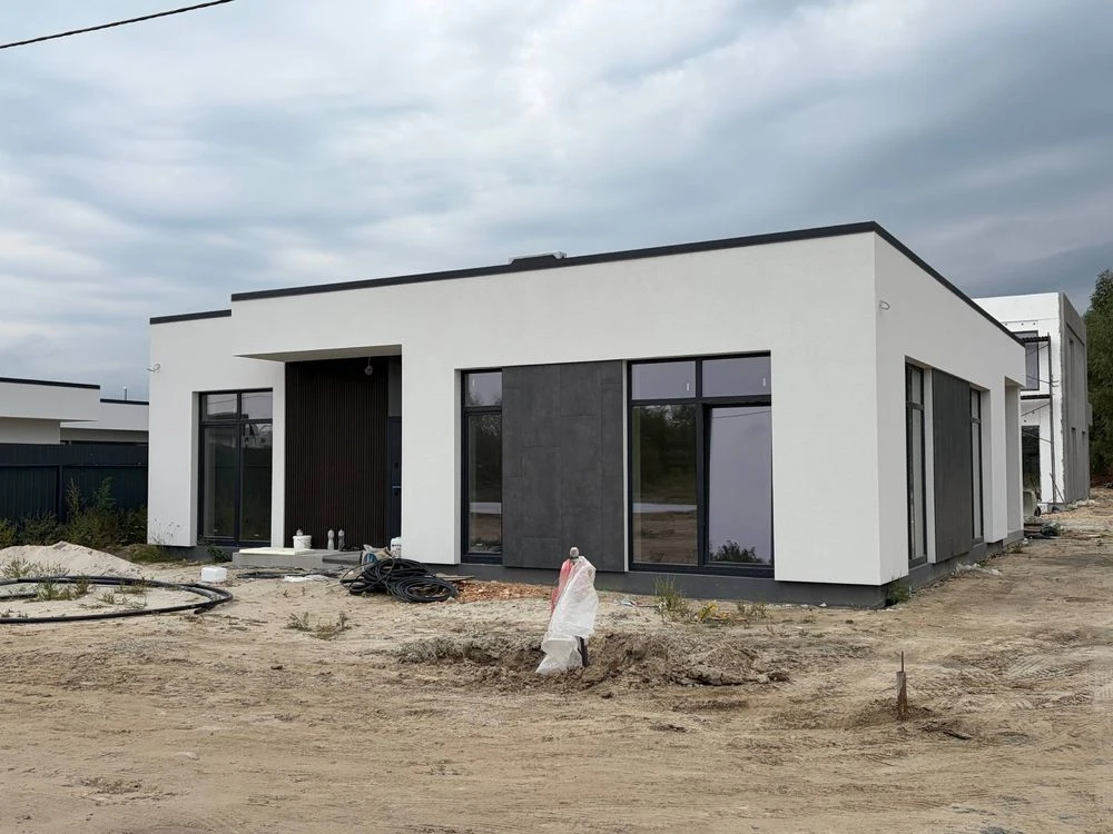 Одноповерховий будинок/ дом 120  м² в котеджному містечку, з