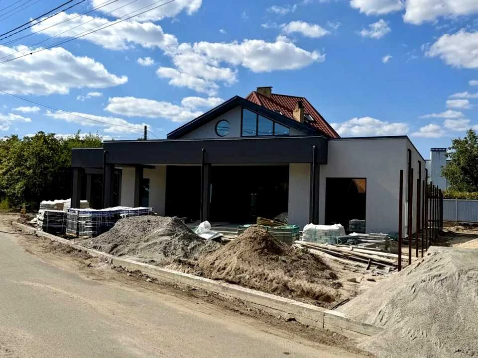 Будинок. Київ, 64-та Садова вул.