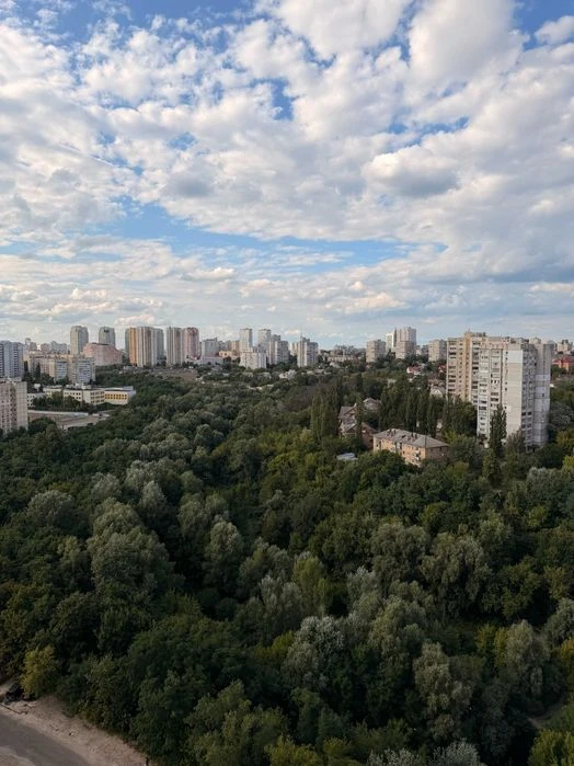 Продажа 1-комнатной квартиры в ЖК «Медовый» Кадетский Гай 10
