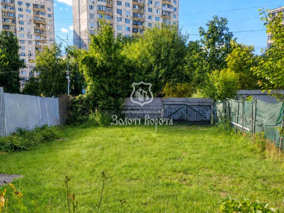 Будинок. Київ, Анни Ярославни вул.