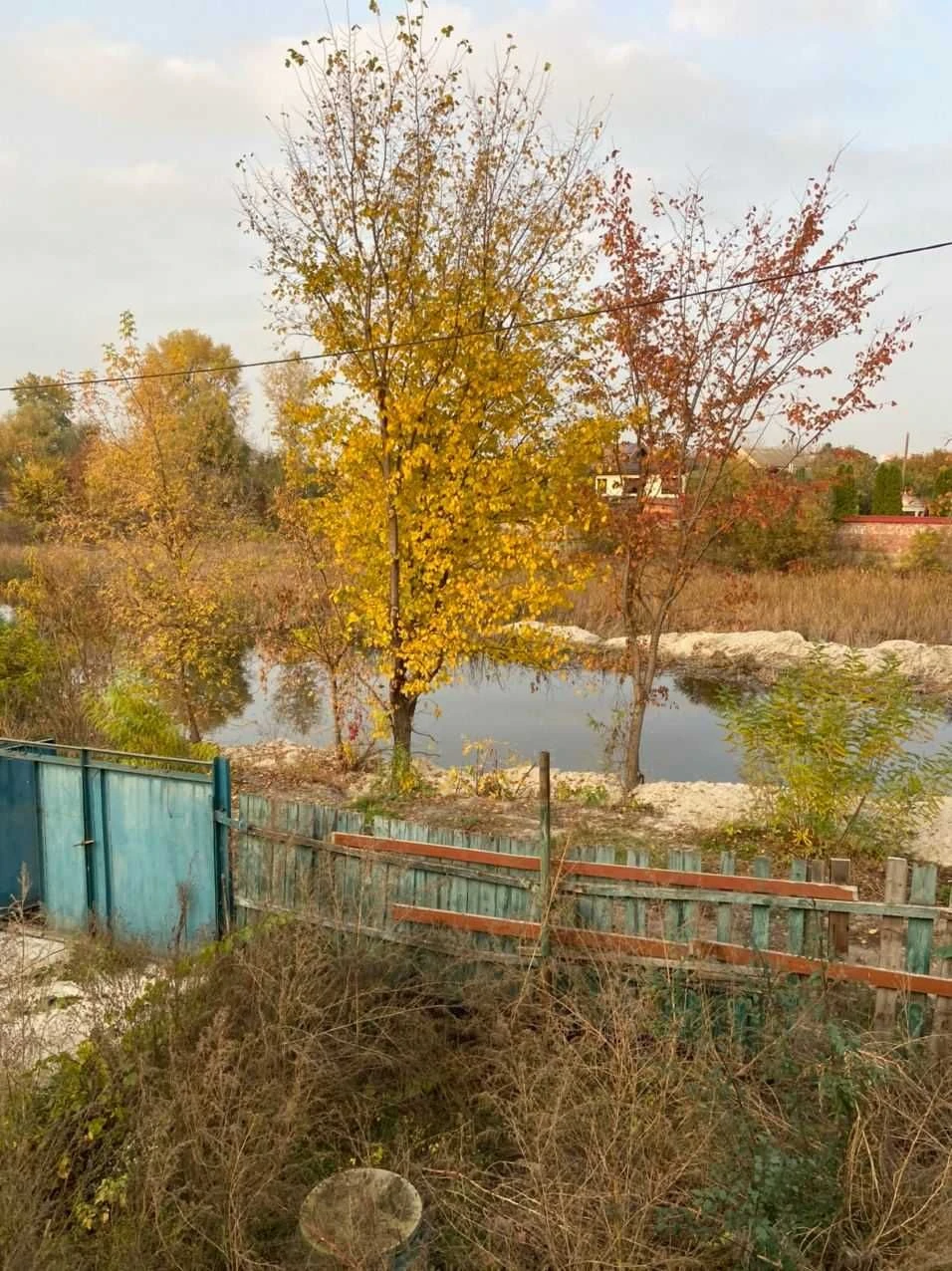 Ділянка з будинком метро Славутич 5 хвилин