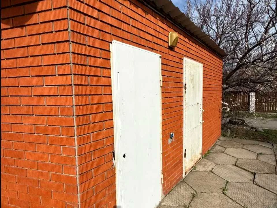 Будинок. Дніпро, Смарагдовий пров.