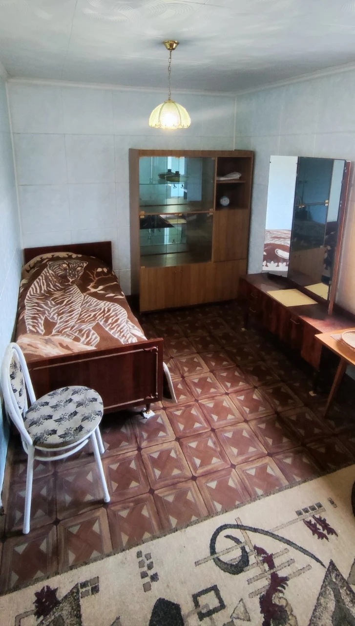 Продам дачу з будинком та земельною ділянкою