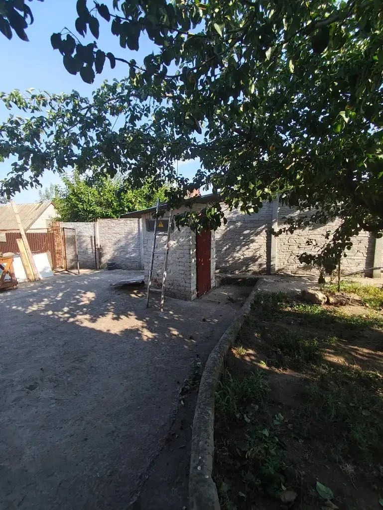 Продам затишний цегляний будинок на Перемозі вул. Радісна