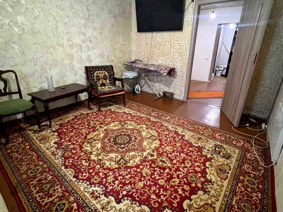 Будинок. Дніпро, Куренівський пров.