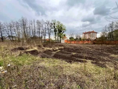 Київ, вул Свято-Георгіївська, земельна ділянки 10 сот. під б